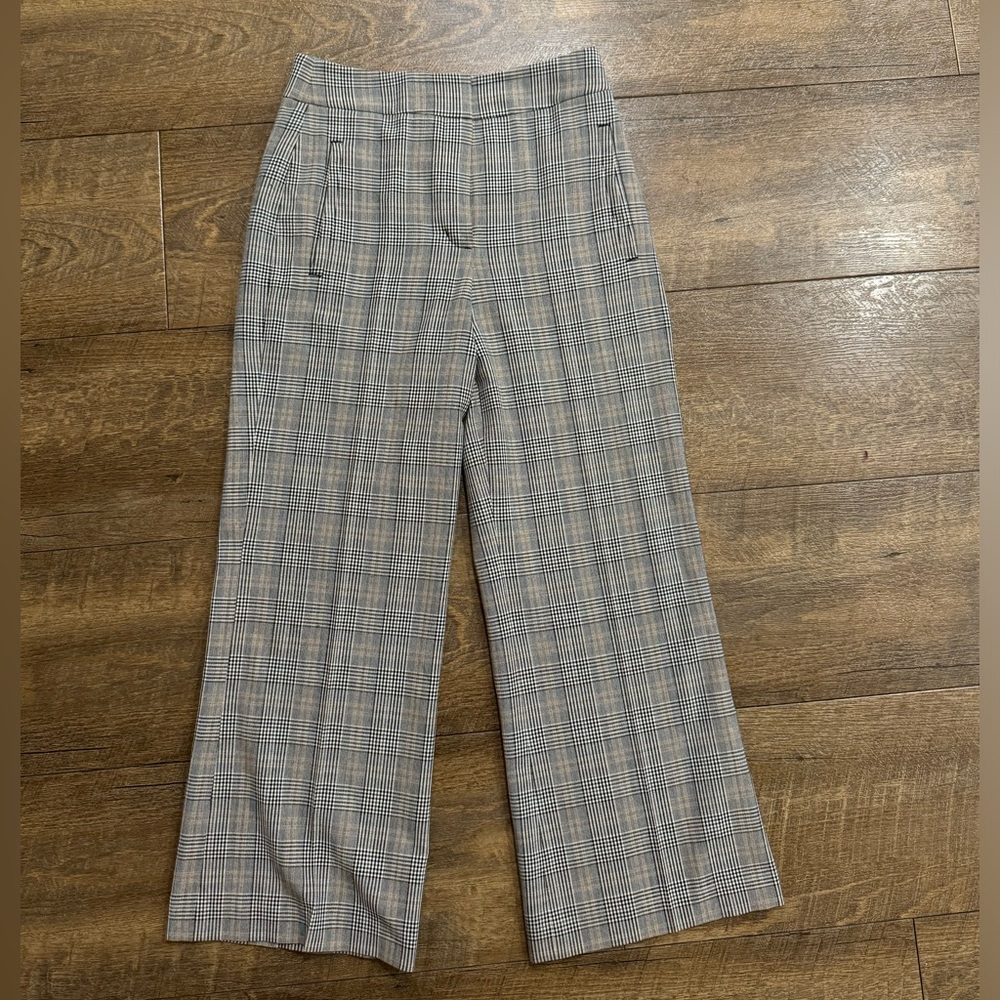 Aritzia Little Moon Malva Pant Size 4. Worn 4 times. Office wear.